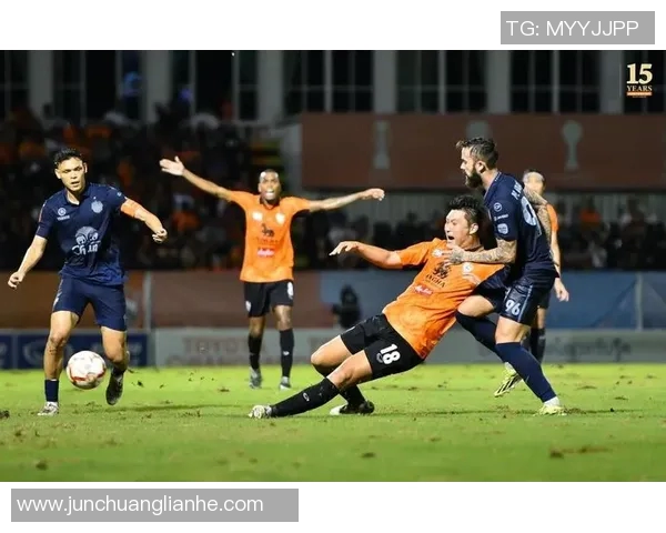 清莱联挑战中超球队展现泰国足球实力与魅力的较量 清莱联挑战中超球队展现泰国足球实力与魅力的较量